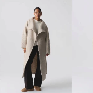 Gina tricot kappa - Helt ny med lappen kvar, endast testad 