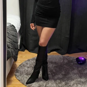 Boots - As snygga boots från Nelly i superbra skick, endast använda 2 gånger!