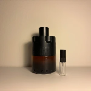 Azzaro The most wanted parfum - 3ml glasflaska med Azzaros mest populära parfym/ räcker länge. Obs säljer inte hela flaskan. Rabatt: 3st för 165.