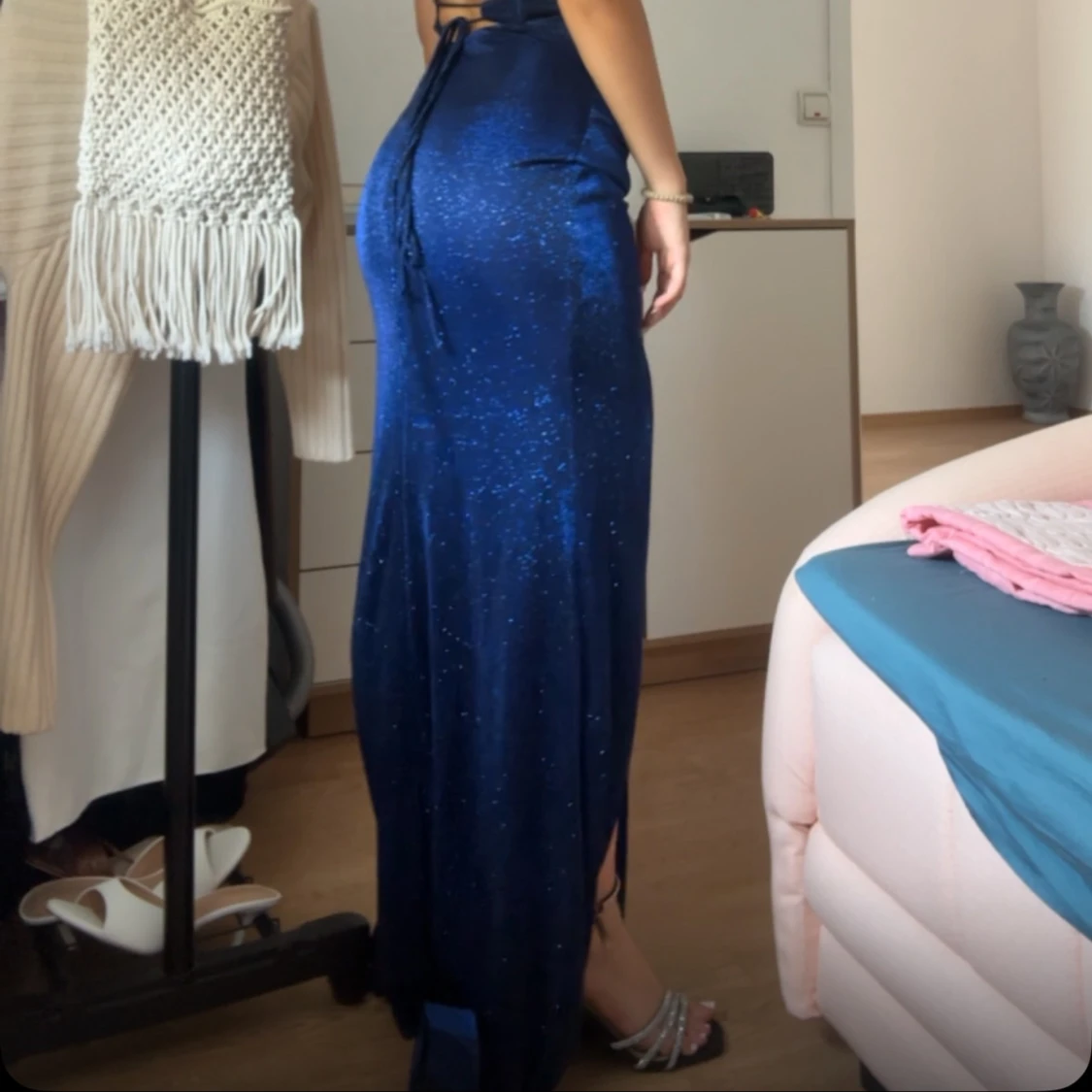 Blå glittrig balklänning - 3