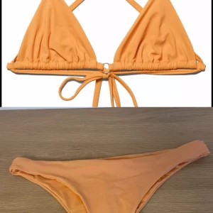 Bikini weekday - Ny bikini utan prislapp, säljer pga att den var för stor. Underdel storlek M, överdel storlek L men den går att justera