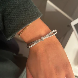 Silver armband - Säljer detta fina silver armbandet. Fint skick