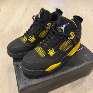 Jordan 4 - Säljer mina Jordan 4or som är i storlek 45
