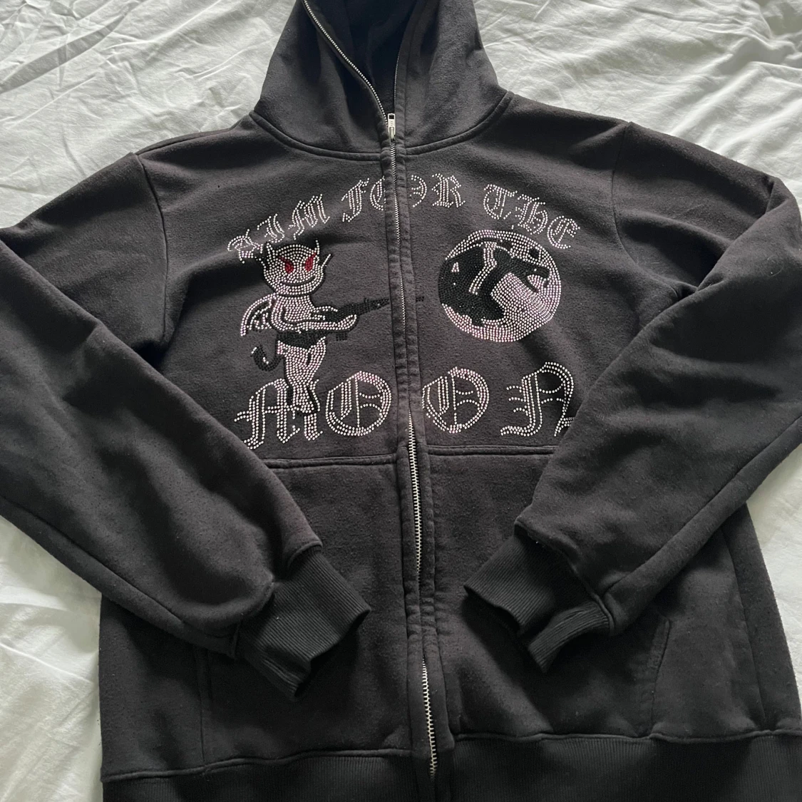 Aim for the moon limited edition devil eyes - 1