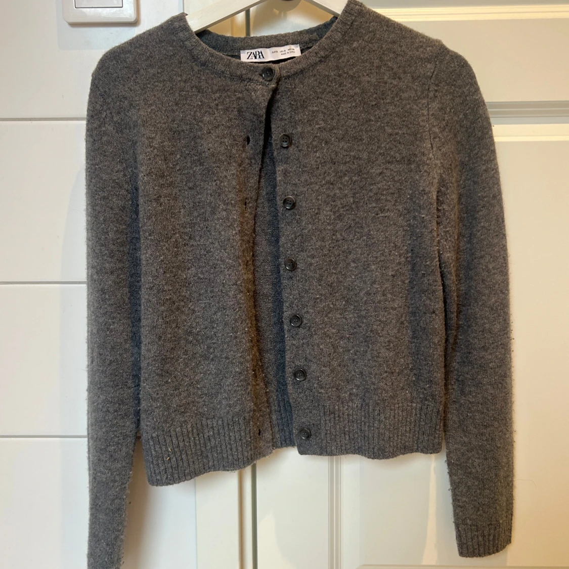 Grå kofta från Zara - 90