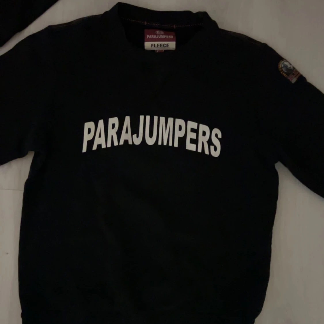 Svart sweatshirt från Parajumpers (billigt)