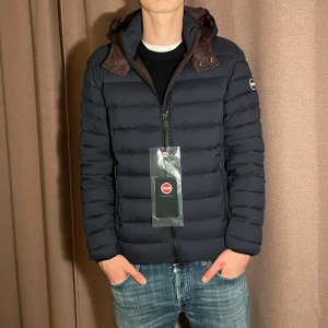 Colmar jacka HELT NY  - Säljer en HELT NY colmar jacka som är i storlek 48 som motsvarar S! Nypris på denna är runt 5500kr! Hör gärna av dig om du har frågor! 