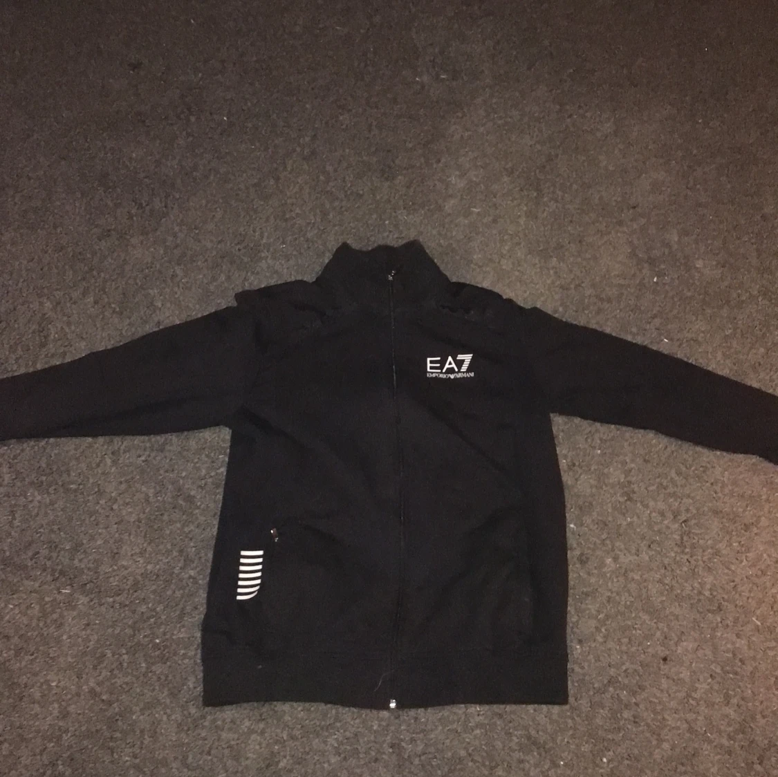 Svart jacka från Emporio Armani EA7