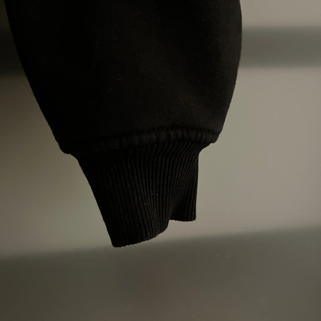 Svart hoodie från BikBok - 91