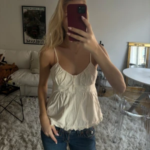 Brandy Mellville topp - Supersöt vit topp från Brandy Melville 💕Onesize, passar S-M