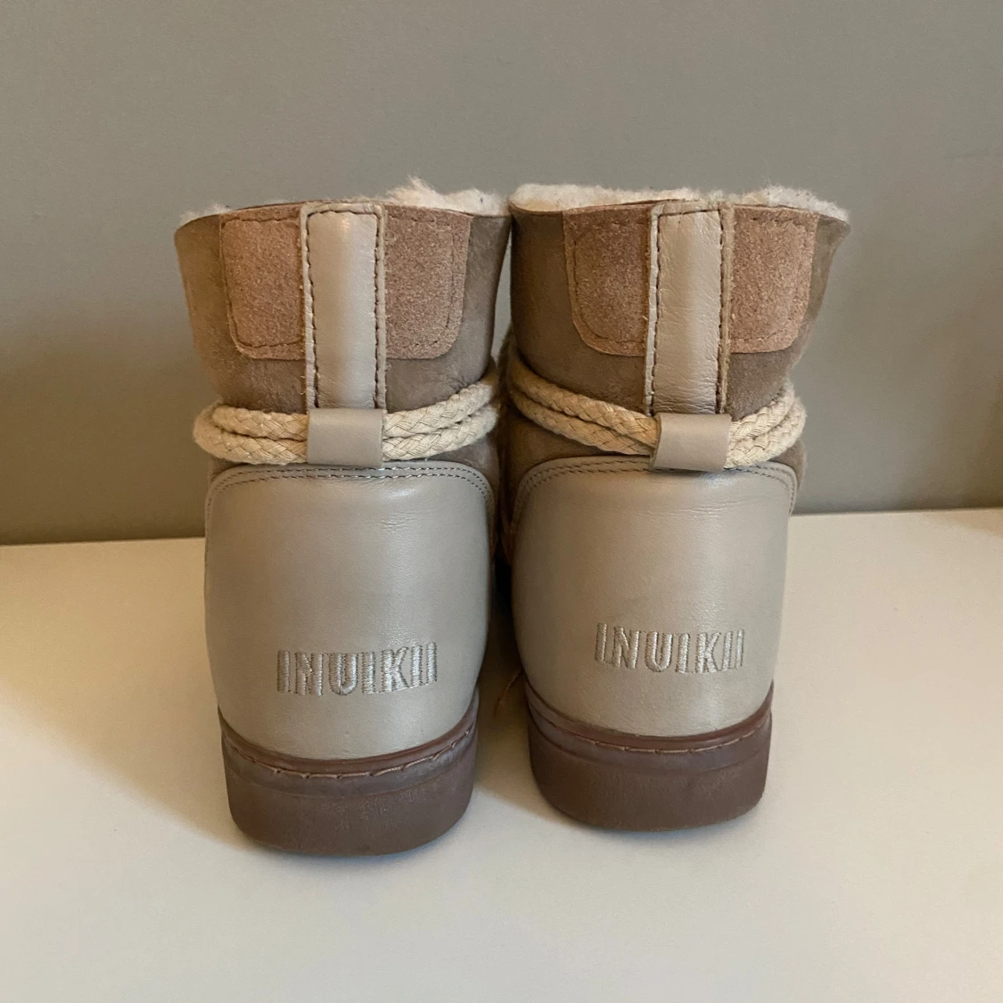 Beige vinterboots från Inuikii - 90