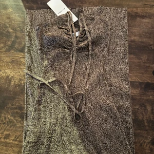 Adoore Fano Halterneck Dress Brown  36 - Nypris 1295kr. Aldrig använd. 