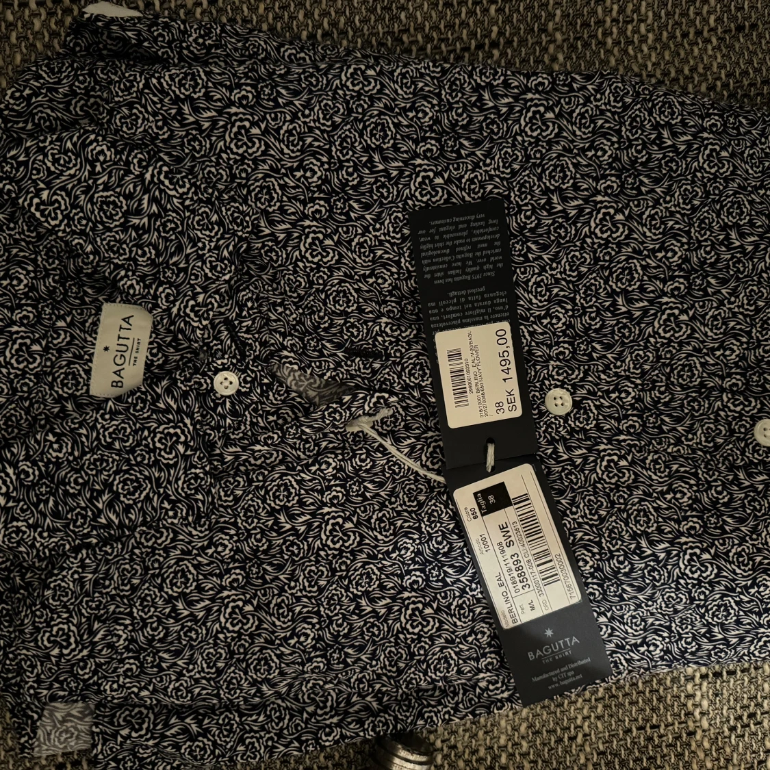 Helt ny Svartvit mönstrad skjorta från Bagutta