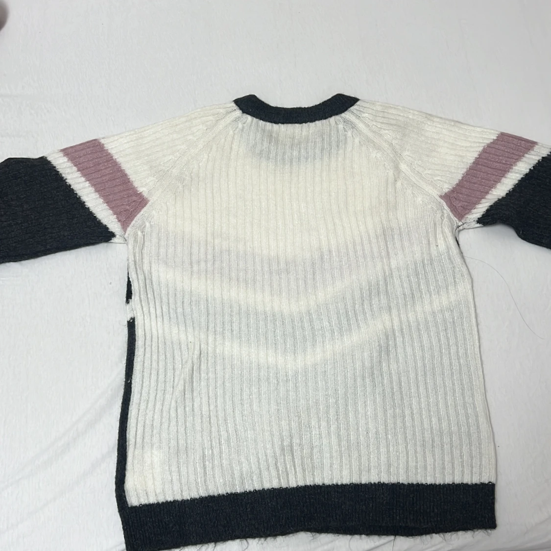 Randig stickad tröja i flera färger - 91