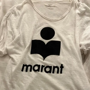 t-shirt Isabel Marant -  Laddar upp igen gå till min andra annons för mer info❤️