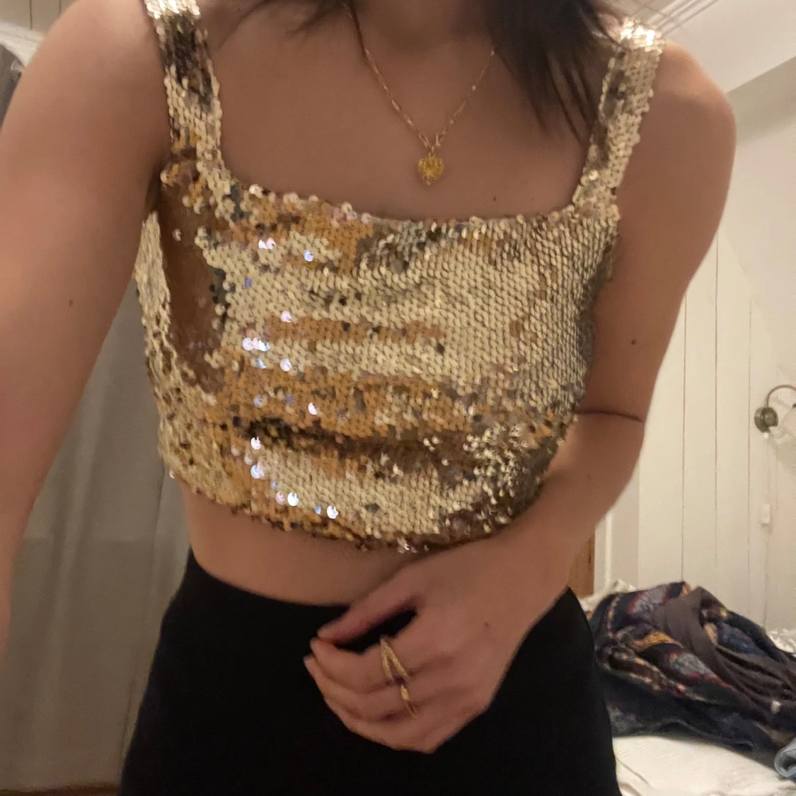 guldig paljettopp 36 - 90