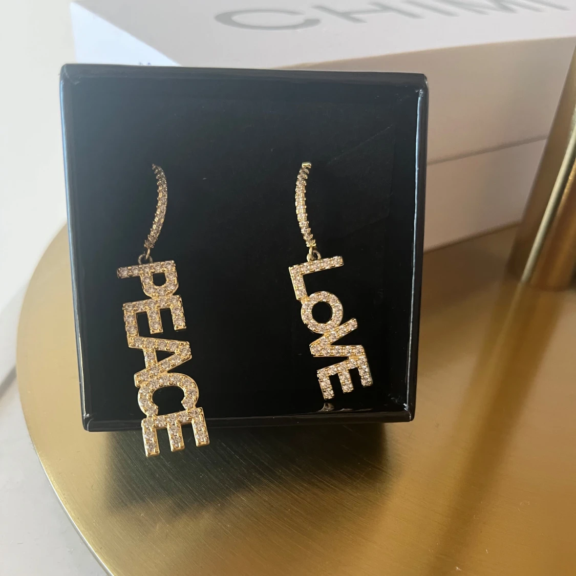 Statement Hoop Örhängen - Peace Love