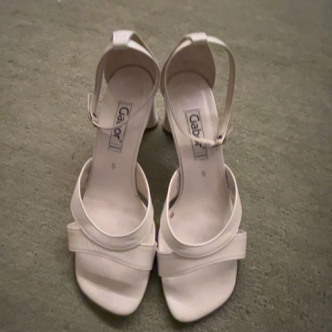 Beige sandaler från Gabor