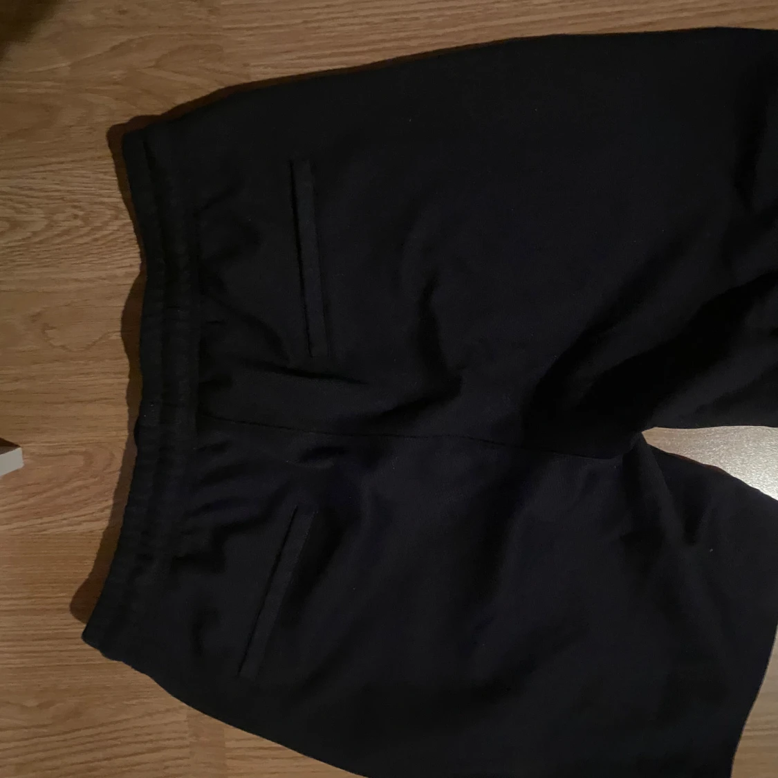 Svarta shorts med snörning - 90