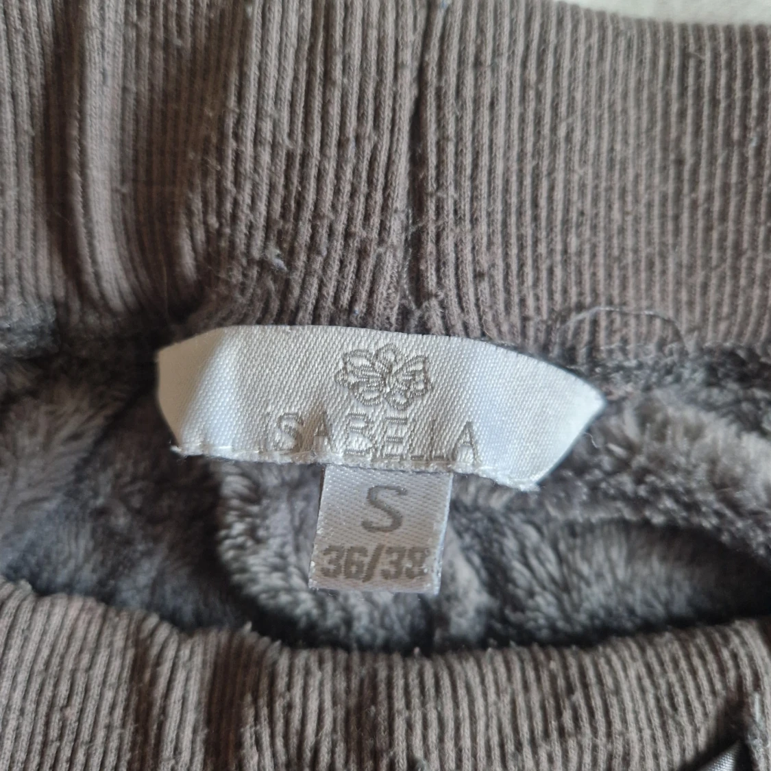 Grå mjukisbyxor från Isabella - 91