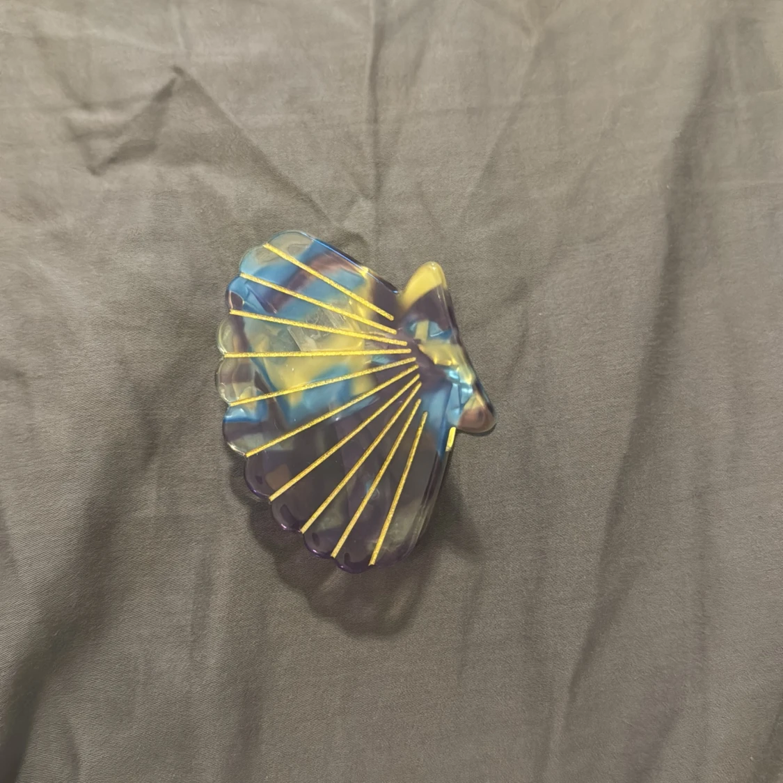 Blå och gul snäckformad hårklämma - 92