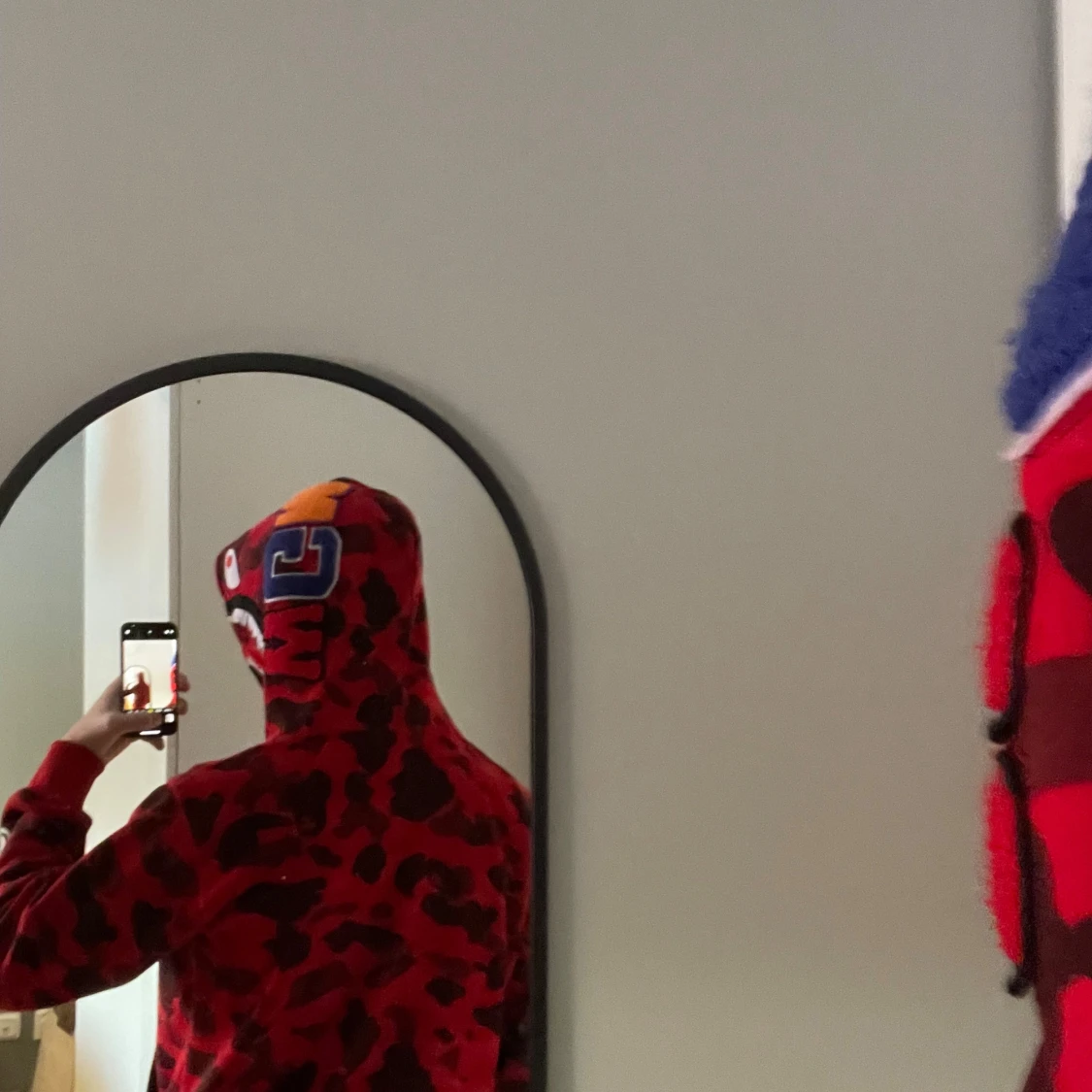 Röd camo hoodie med dragkedja - 91