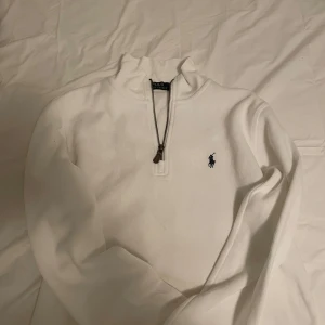 Ralph lauren half zip  - Ralph lauren half zip. Har använts 3 gånger 