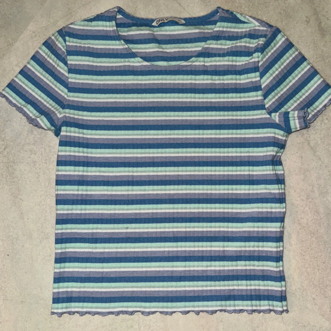 Randig topp från Only