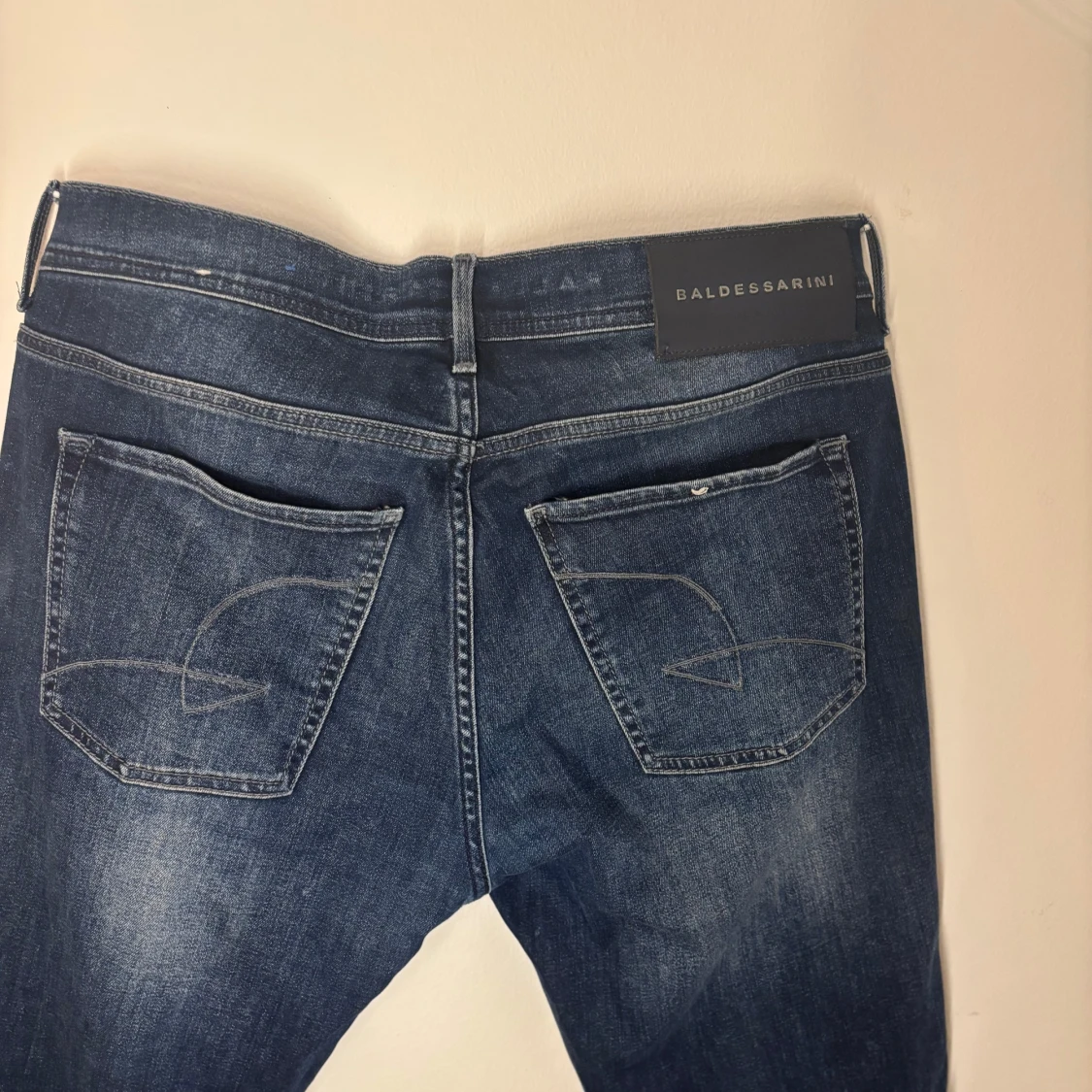 Mörkblå jeans från Baldessarini - 3