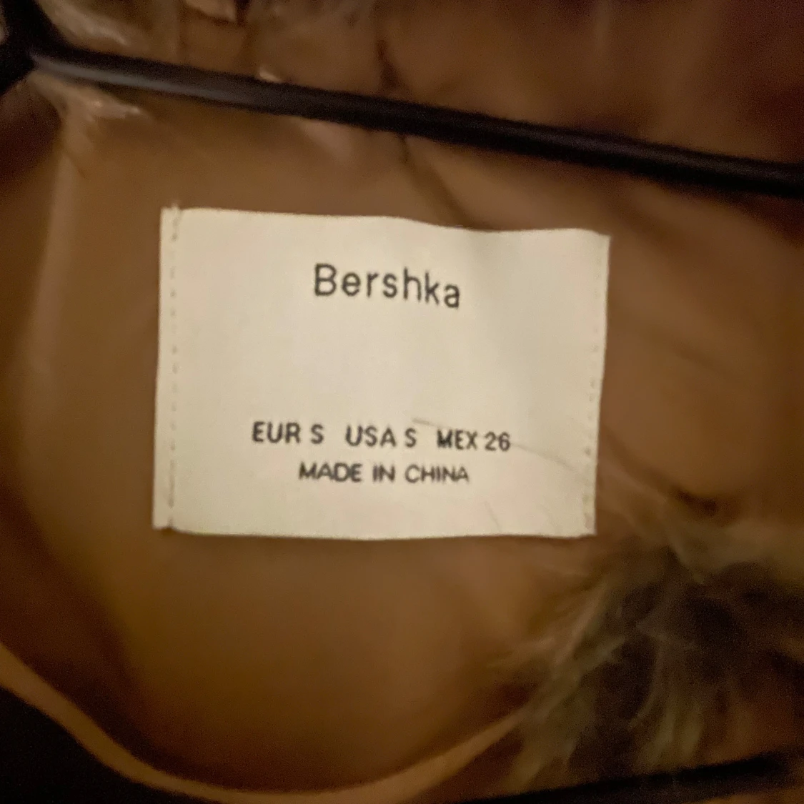 Brun pälsväst från Bershka - 2