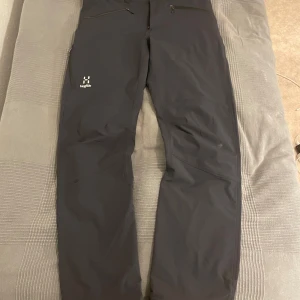 haglöfs byxor storlek M - Haglöfs byxor i mycket bra skick storlek M 