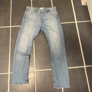 Jack & Jones relaxed fit - Snygga jeans från Jack & Jones med en relaxed fit! W33 L34     Nypris 599kr, mitt pris: 239kr