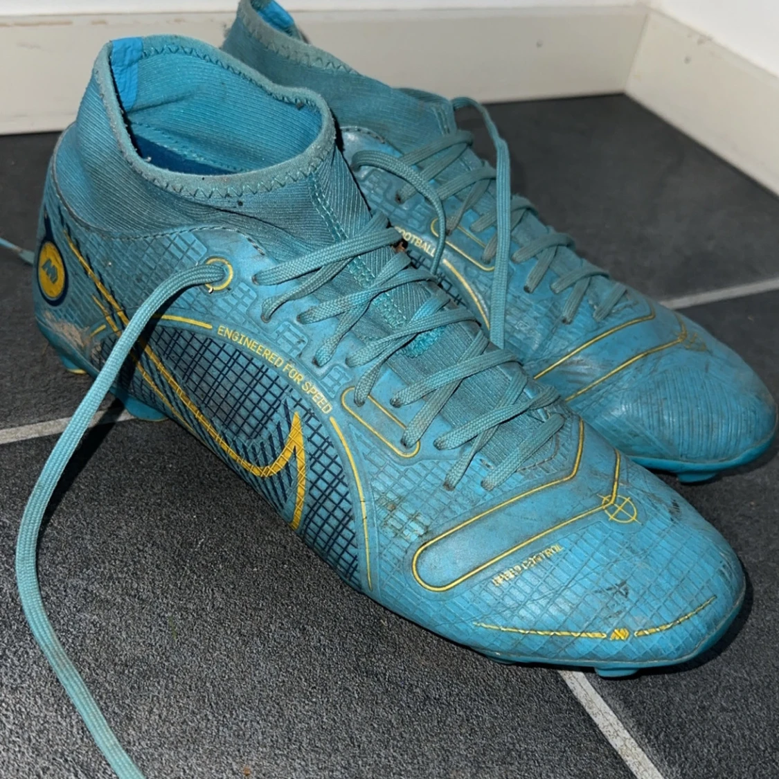 Blå/gula Nike mercurials  - 1