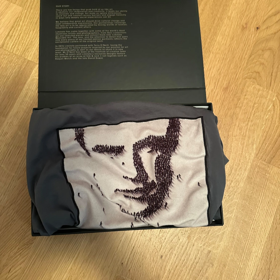 Grå t-shirt från Limitato  - 2