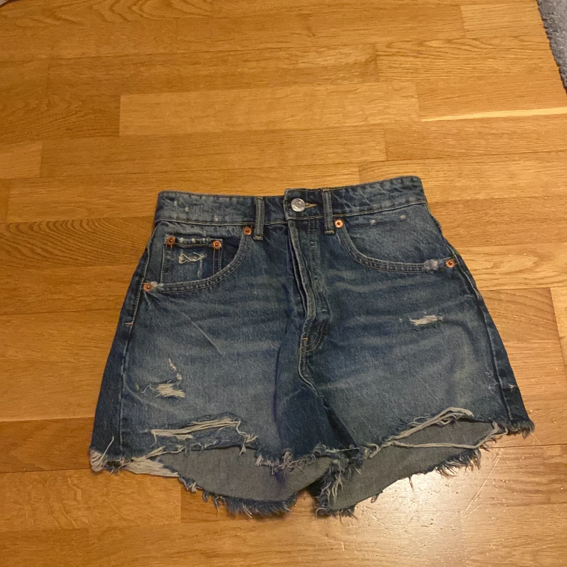 Blå jeansshorts från Zara