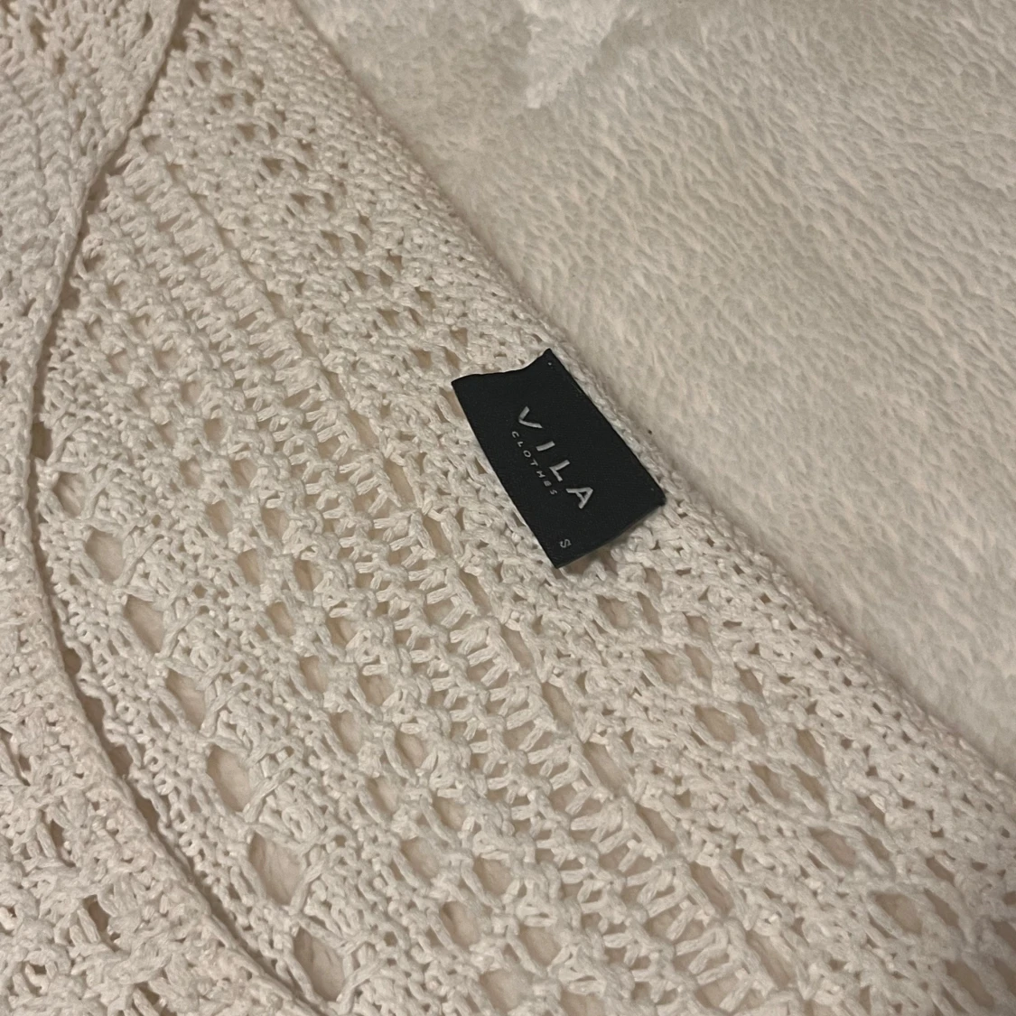 Vit stickad tröja från Vila - 2