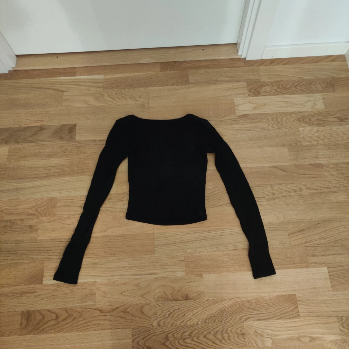 Svart långärmad topp - 1