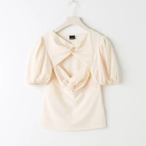  Fest cut out isa topp  - Cut out topp från gina som är slutsåld, storlek M men passar S