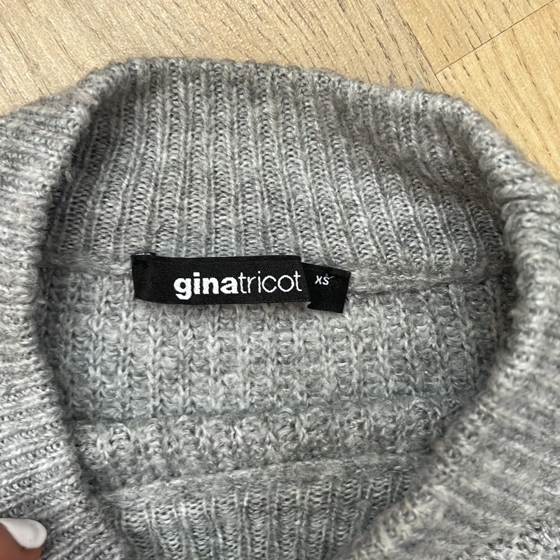 Grå stickad tröja från Gina Tricot - 3