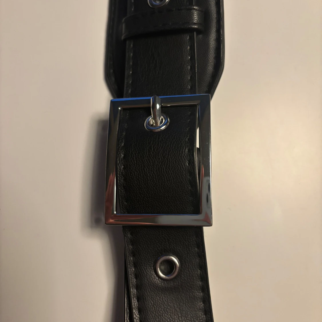 Svart axelväska från H&M - 3