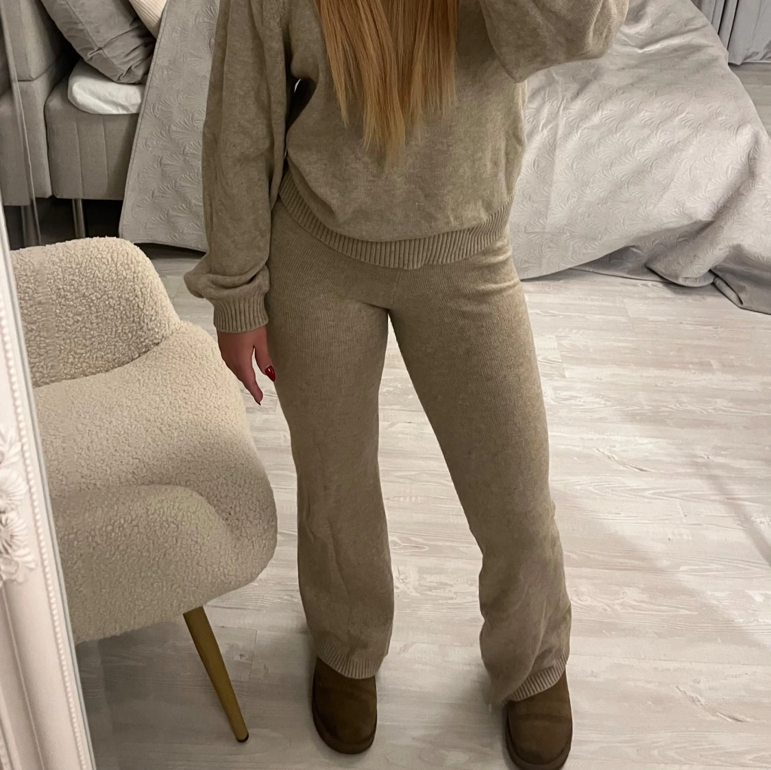 Beige stickat sett - 2