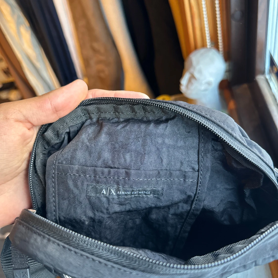 Svart axelväska från Armani Exchange - 91