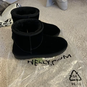 Nelly uggs - Slutsålda helt oanvända ”uggs” från Nelly. Storlek 39.