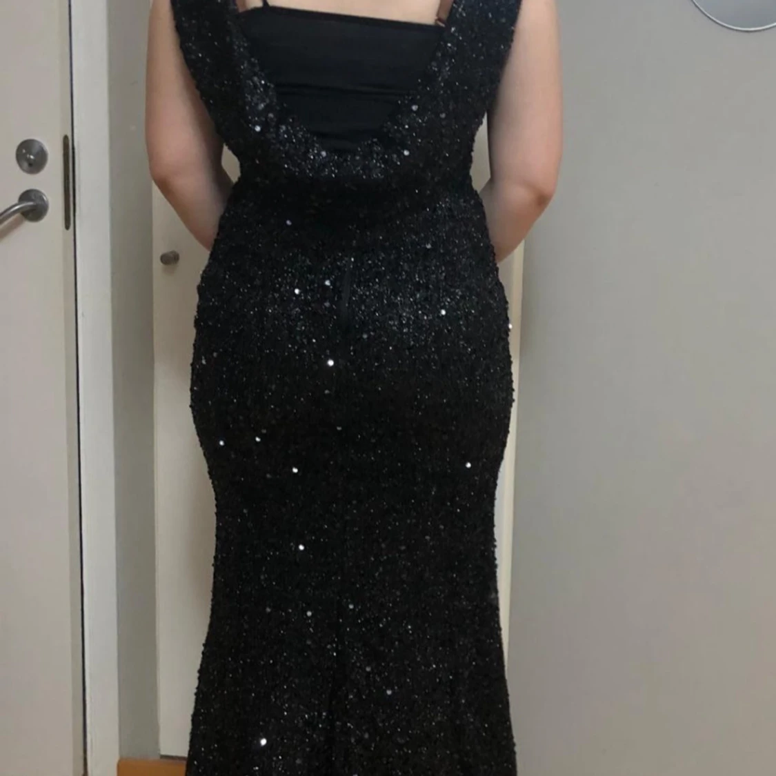 Svart glittrig långklänning - 3