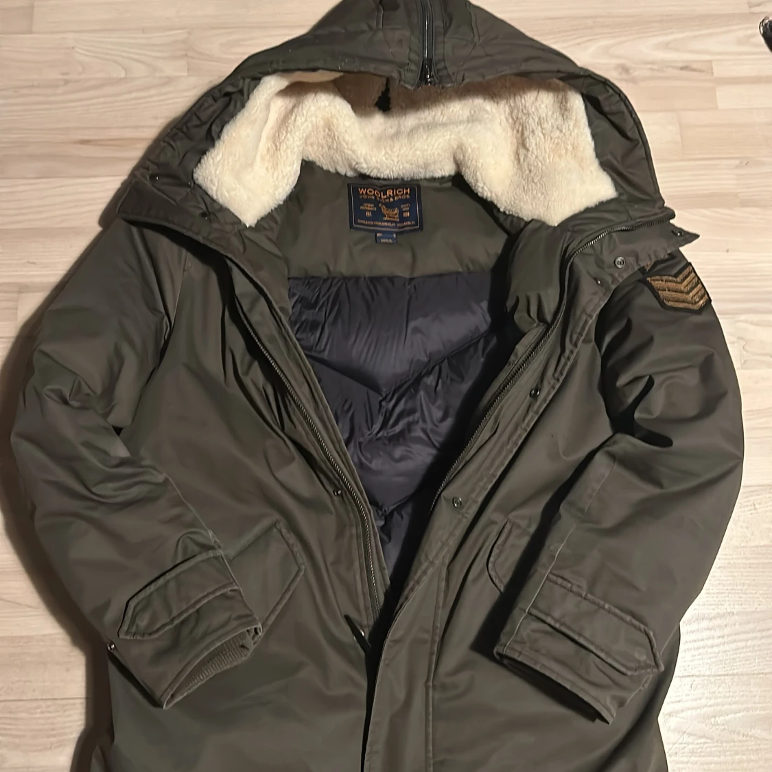 Olivgrön/militärgrön jacka från Woolrich - 92