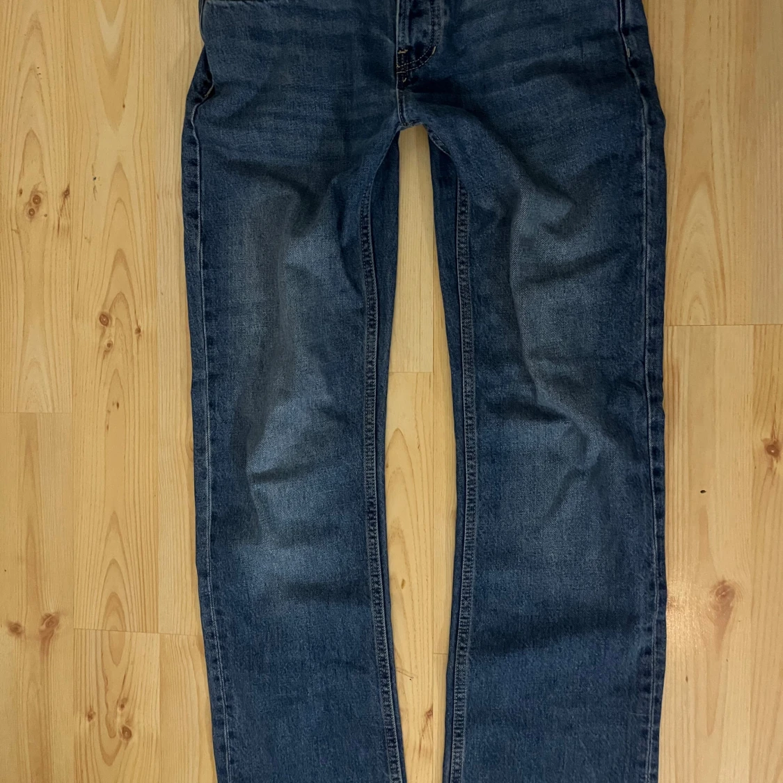 Blå jeansbyxor - 90