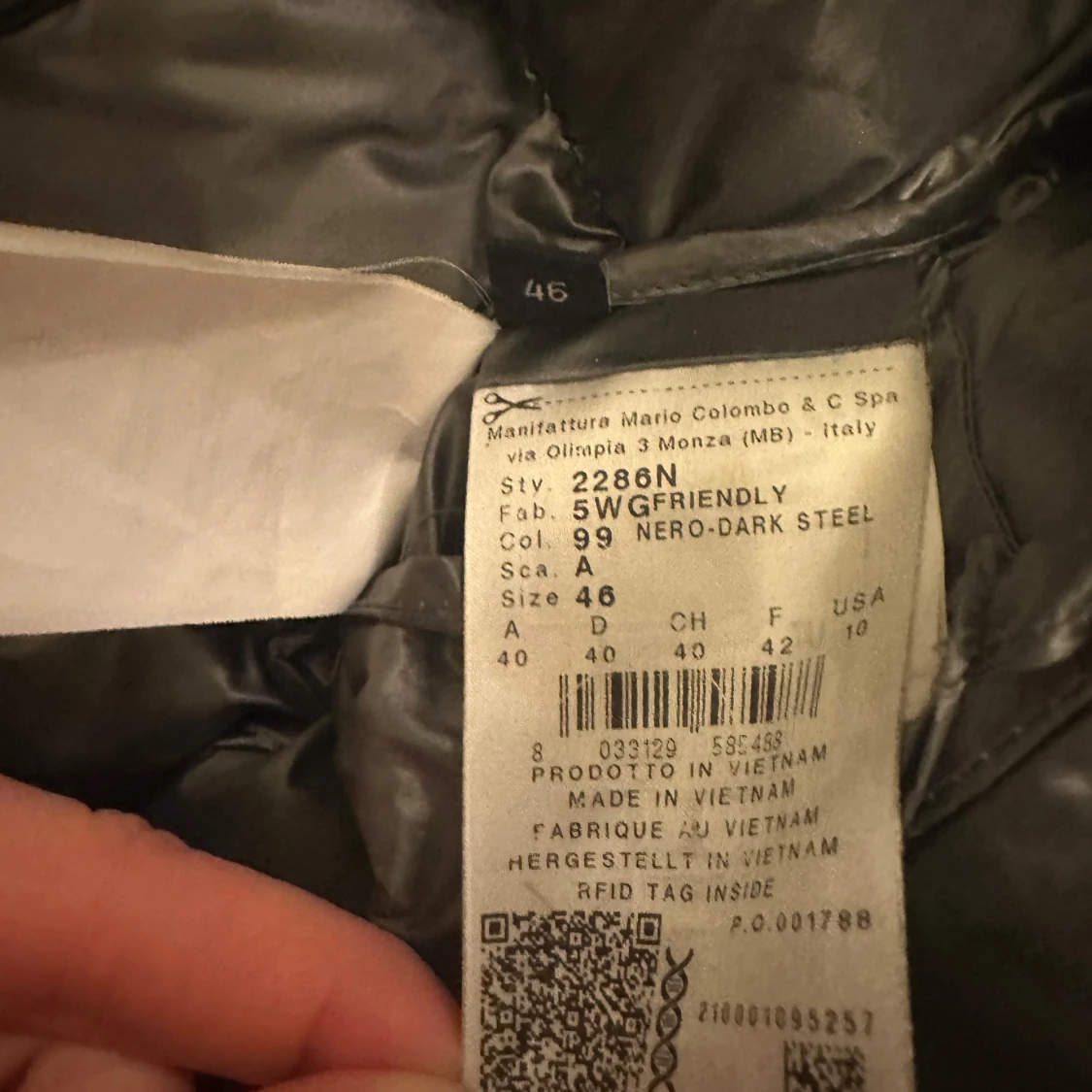 Glansig Svart pufferjacka från Colmar - 92