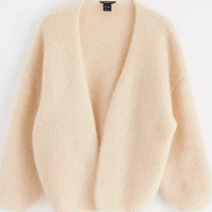 Kofta - Slutsåld populär tröja från lindex i storlek Xs, köpte för ungefär en månad sen. Skriv för egna bilder