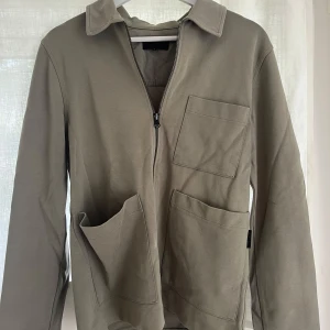 Elvine cardigan  - Bra skick, varsamt använd size small 