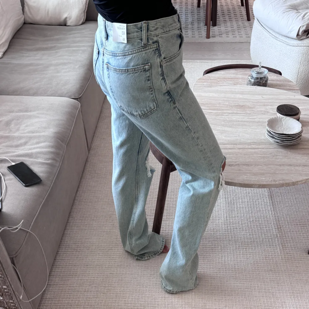 Straight Denim Jeans from Mango. I am 160 cm tall. Never used.. Jeans & Byxor.